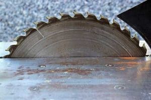 A clear image of a table saw blade