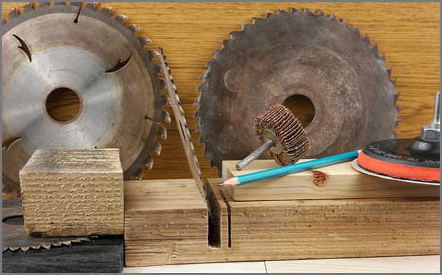 A rusty circular saw blade that needs replacement