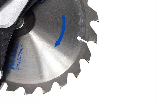 picture showing the teeth of a mitre saw blade