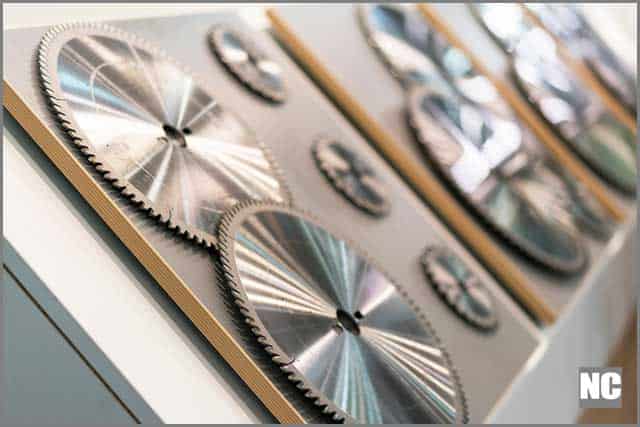 Set of circular metallic saw blades