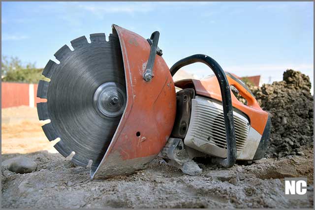 Circular saw gullet close-up