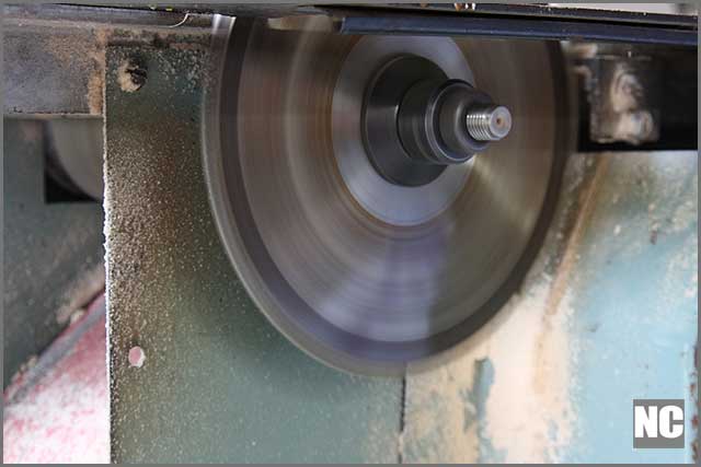 Carbide-tipped rotary saw blade