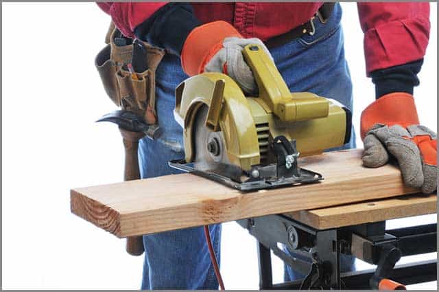 Appropriately cover-up injury-prone parts of your body when cutting with your wood saw blade
