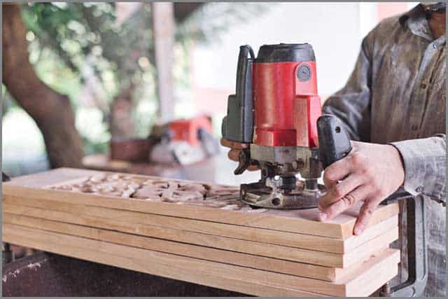 Decorative Fluting Using a Wood Router.