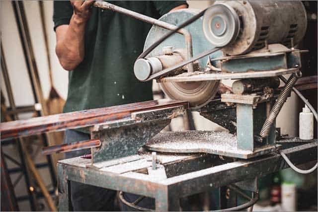 Single bevel miter saw while operating