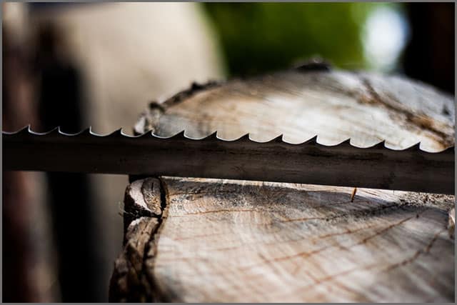 A band saw to use with wood