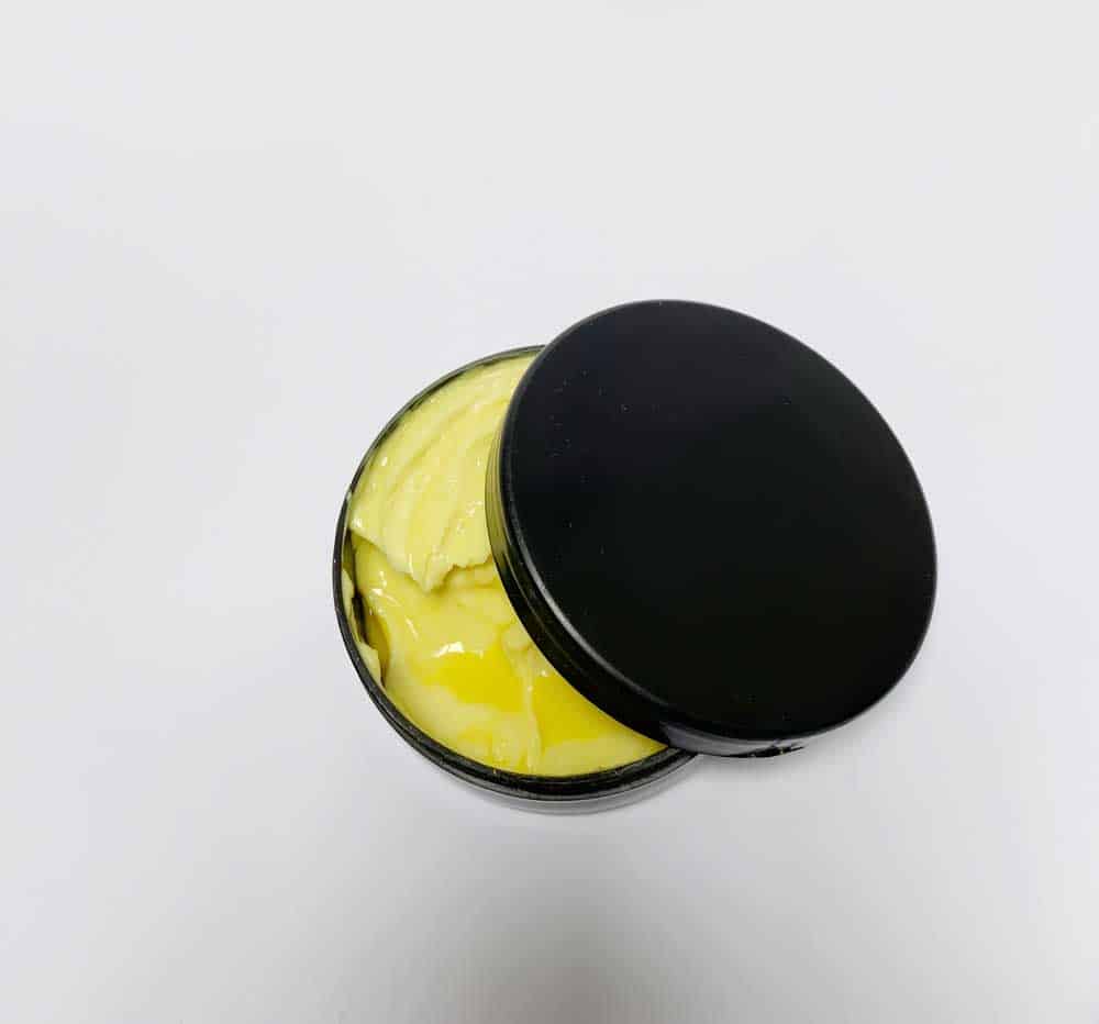 Yellow Polishing Compound in Black Can