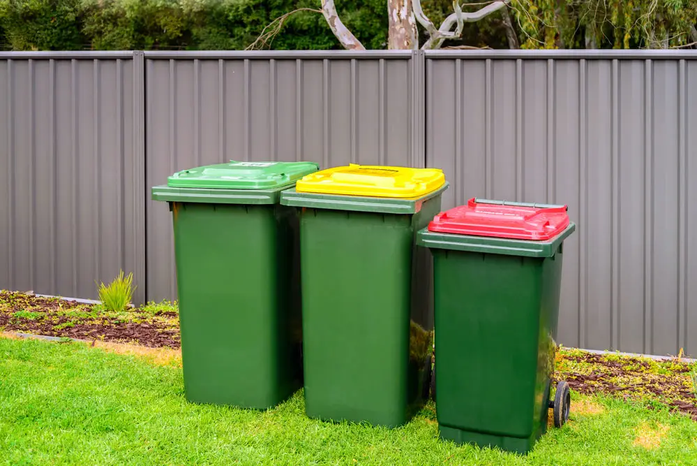 Green recycling bucket